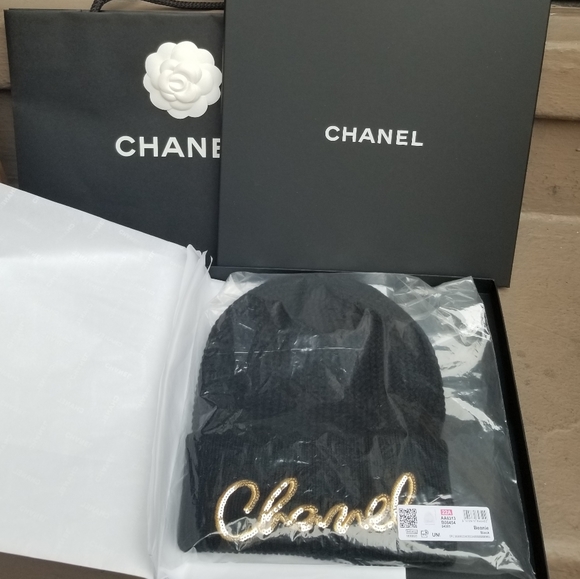 HOSTPICK!!!Chanel Logo Beanie - Picture 8 of 13